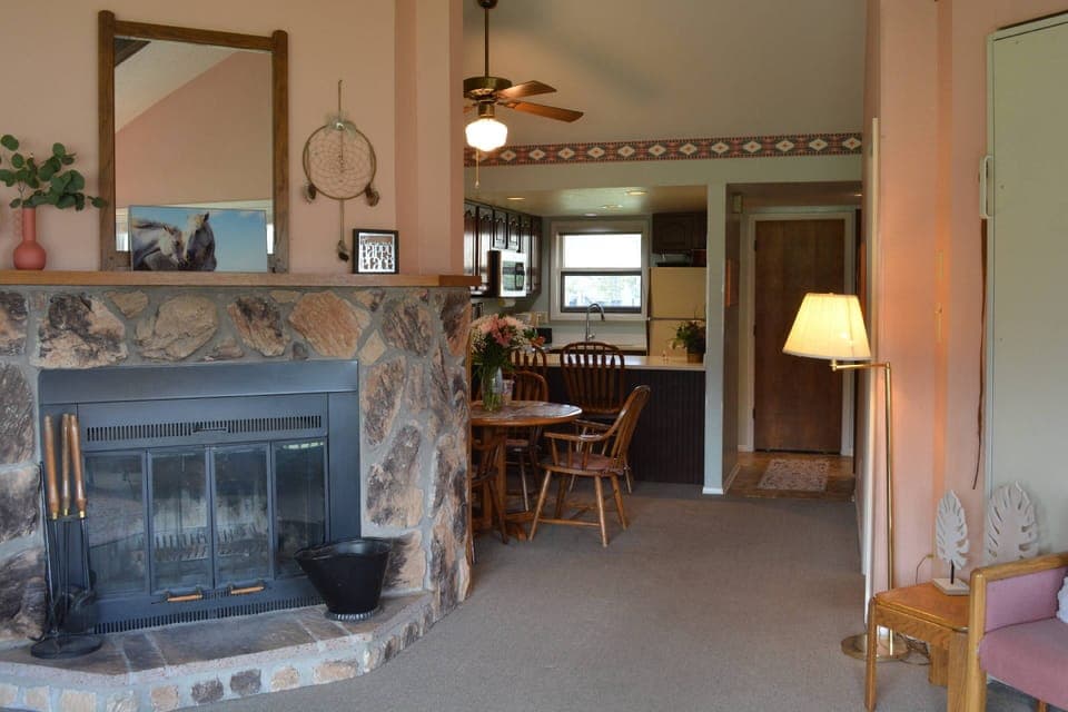 Eat in bar and dining space