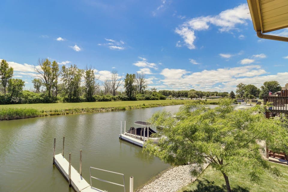 Views | Dock Available w/ Fee