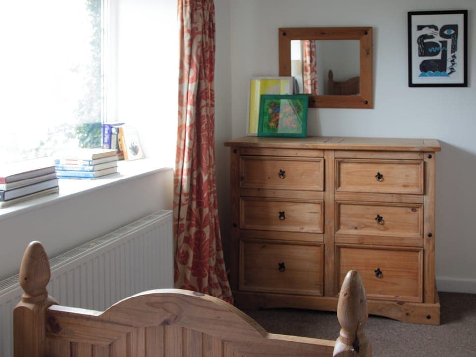 Twin bedroom | Chapel Cottage - Bach Wen Cottages, Clynnog Fawr