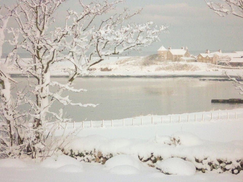 Setting | Penrhyn Farm Cottages, Llanfwrog, near Holyhead