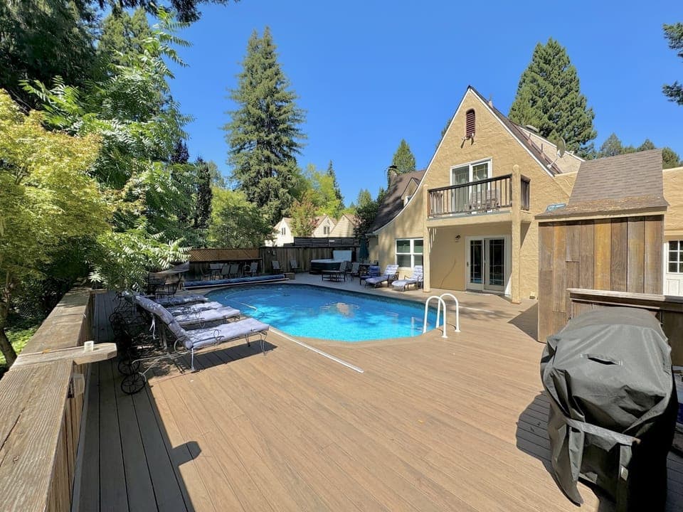 Welcome to Highland Manor—your perfect Russian River getaway. Enjoy our Tudor-style home with expansive backyard, swimming pool, hot tub, and BBQ area, all set for family-friendly fun.