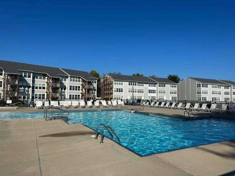 community pool and hot tub