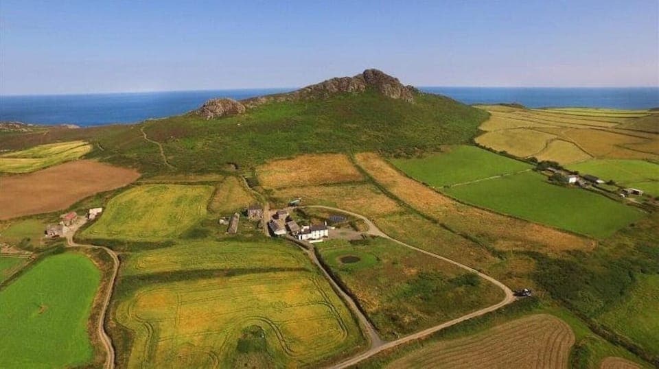 Upper Porthmawr - 5 Bedroom Cottage - Whitesands (19064)