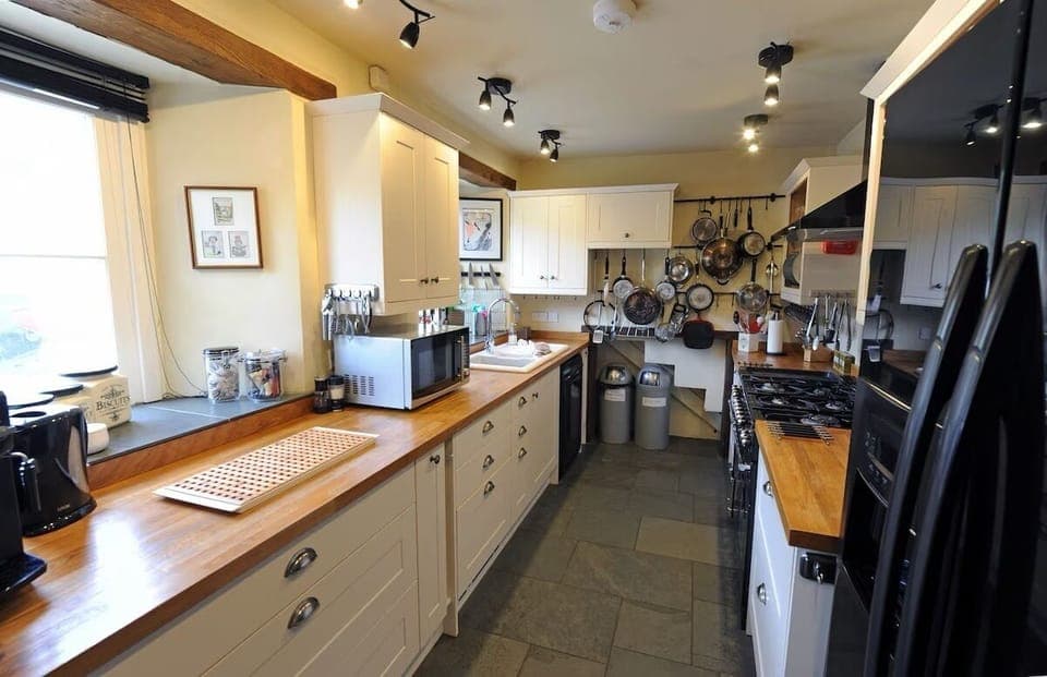 Upper Porthmawr - 5 Bedroom Cottage - Whitesands (19055)