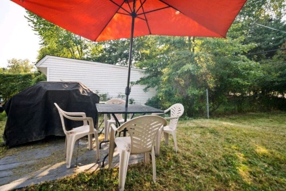 Step out to the back patio for an outdoor brunch.