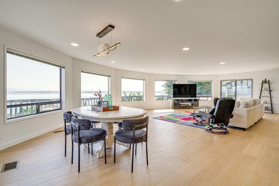 Camano Vacation Rental | 4BR | 3BA | 4,000 Sq Ft | Steps to Enter