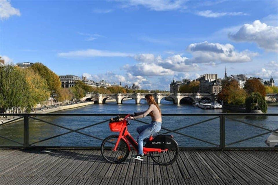 Pont Neuf bridge
300 m from the magnificent home