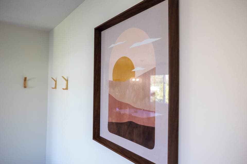 Modern Decor with Hooks for Hanging 