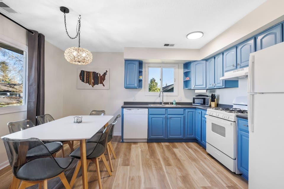 Upper unit kitchen