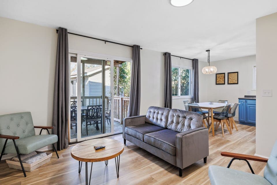 Living room in bottom unit with TV