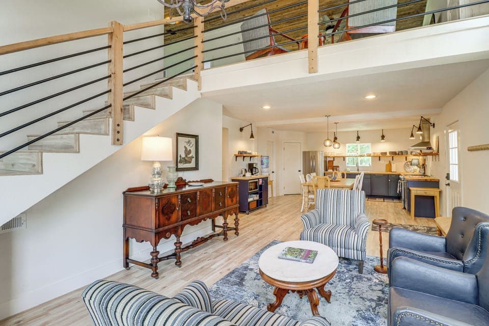 Living Room | Free WiFi | Central Heating & A/C | 1st Floor