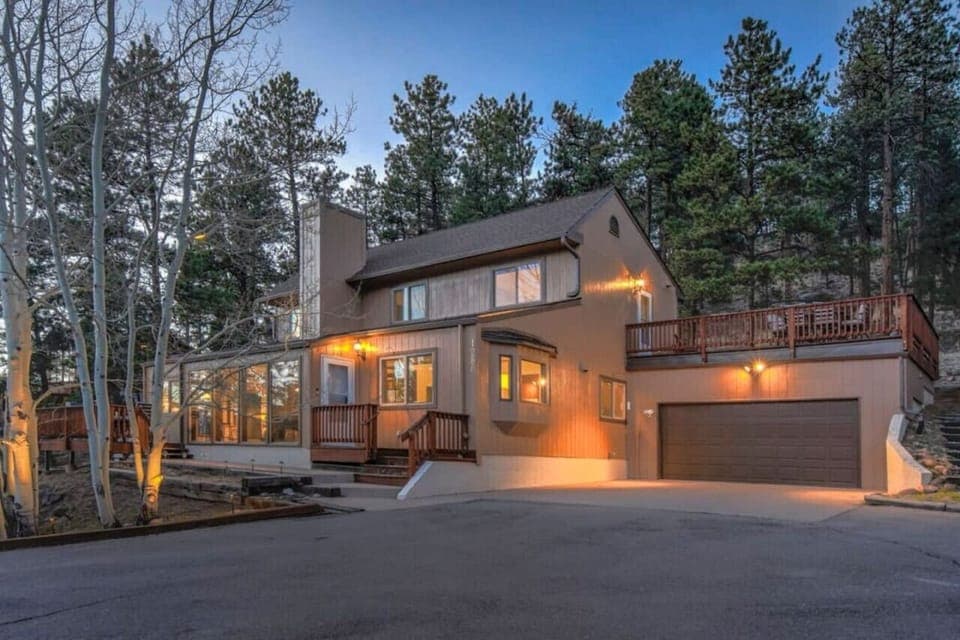 Front of house and driveway