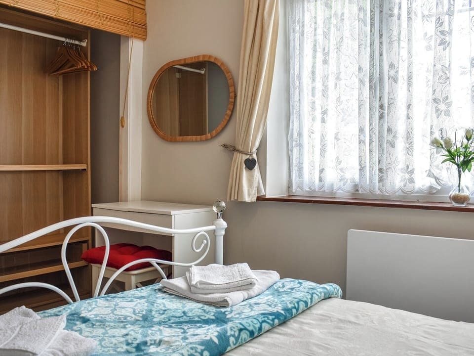 Double bedroom | Goldfinch Cottage - Hadrians Wall Country Cottages, Haydon Bridge