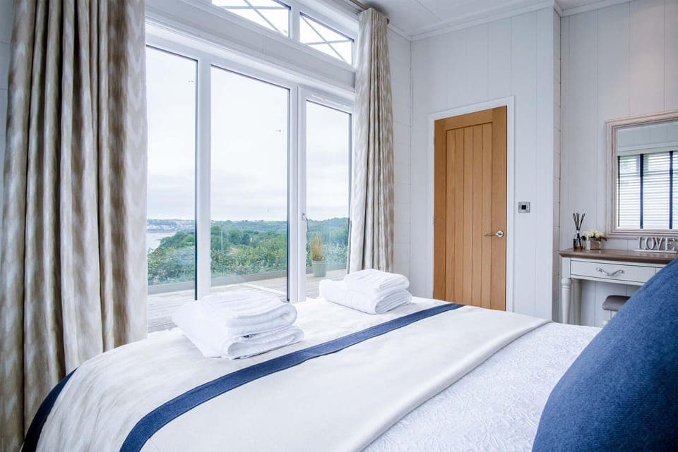 Shearwater 30 - 2 Bedroom Lodge - Summerhill (22342)