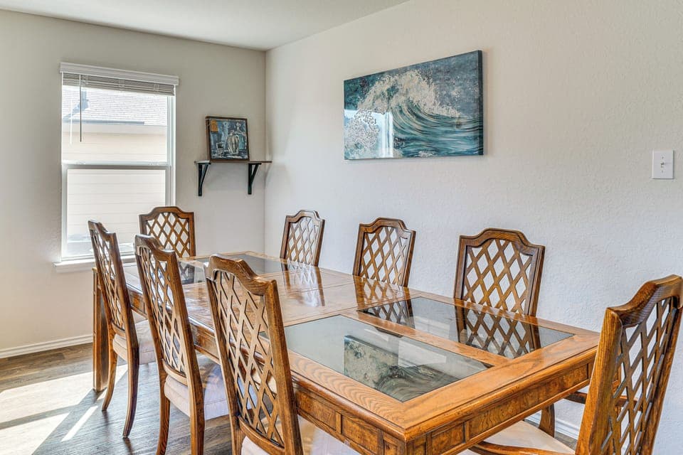Dining Area | Dishware & Flatware Provided | Central A/C & Heat | 1st Floor