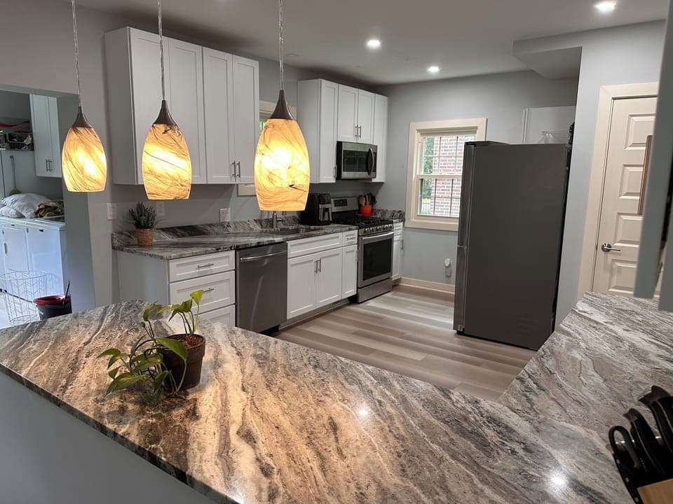 Full kitchen with all the amenities