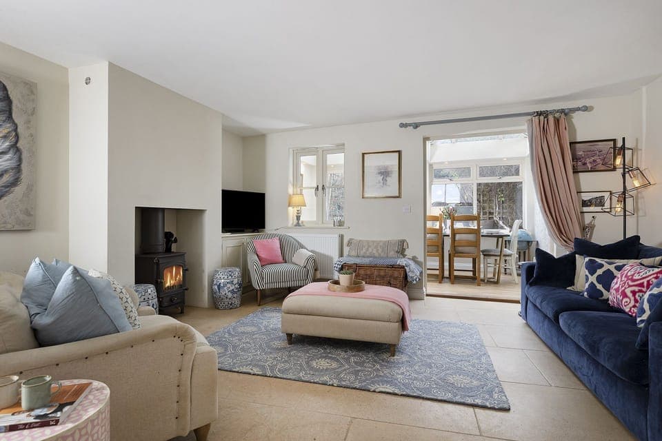 Harvey's Corner Cottage Sitting Room - StayCotswold