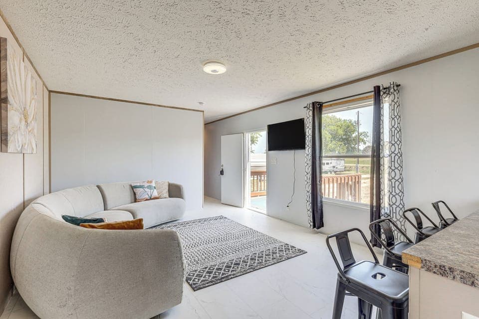 Kempner Vacation Rental | 3BR | 2BA | 6 Steps to Enter | 1,200 Sq Ft