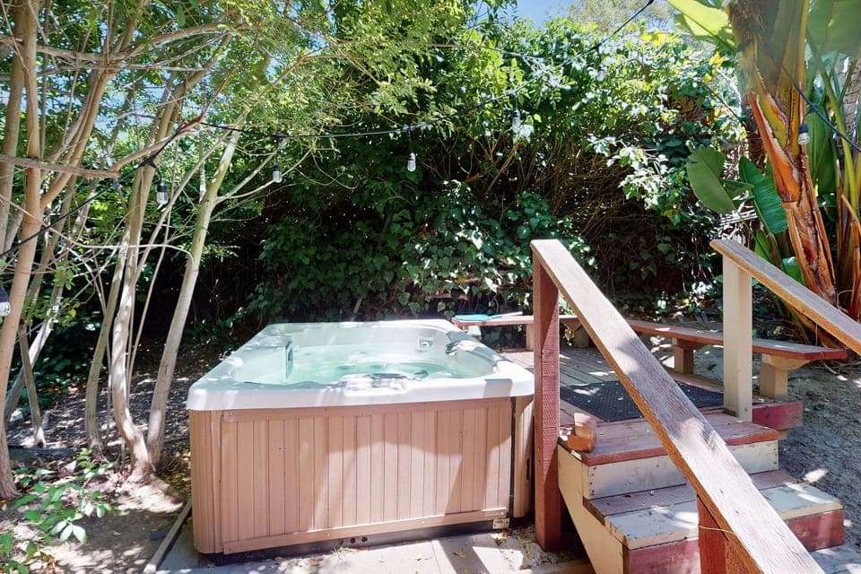 Outdoor spa tub