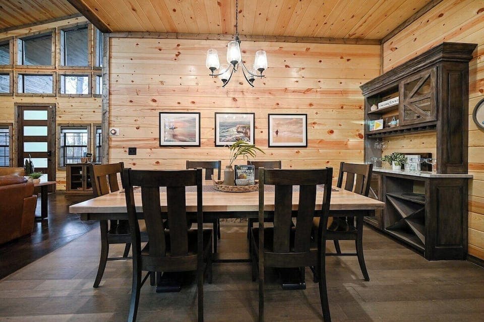 Dining table seats 4