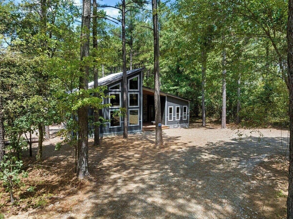 Quiet hours at the end of the cul de sac.