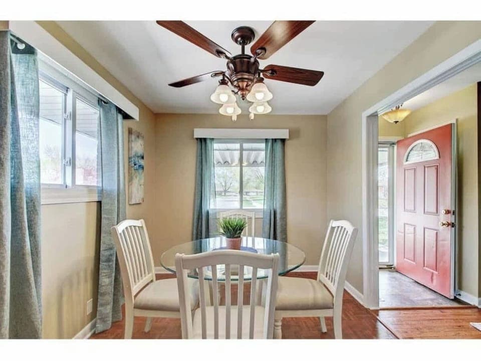 Gorgeous dining table and chairs for your group or family.