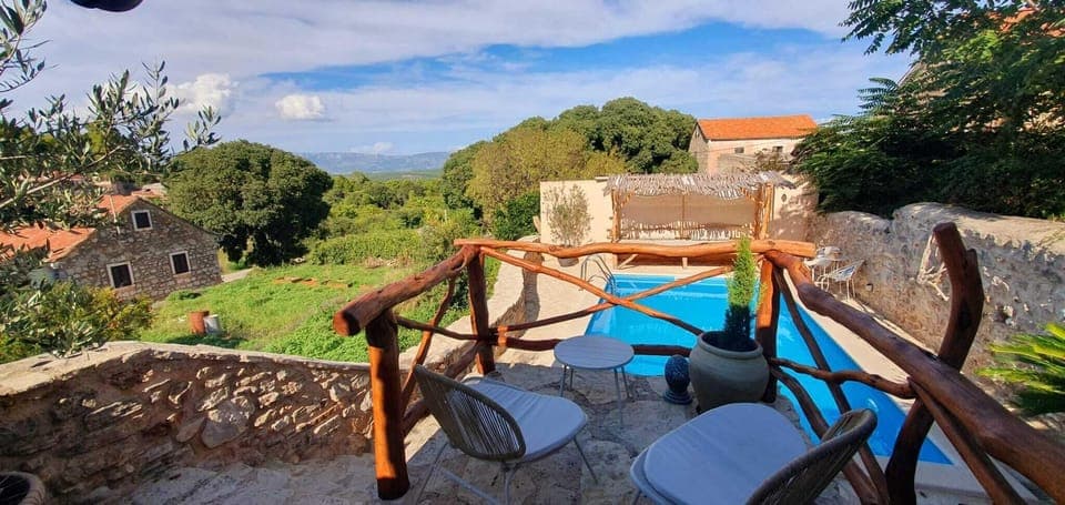 Elevated views towards Brac island