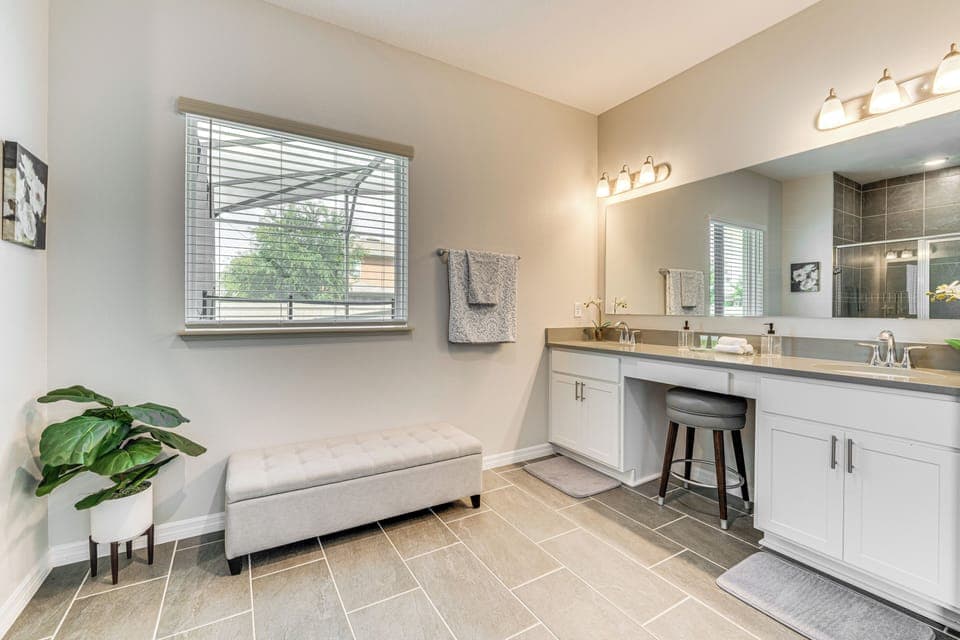 En-Suite Bathroom | Towels Provided