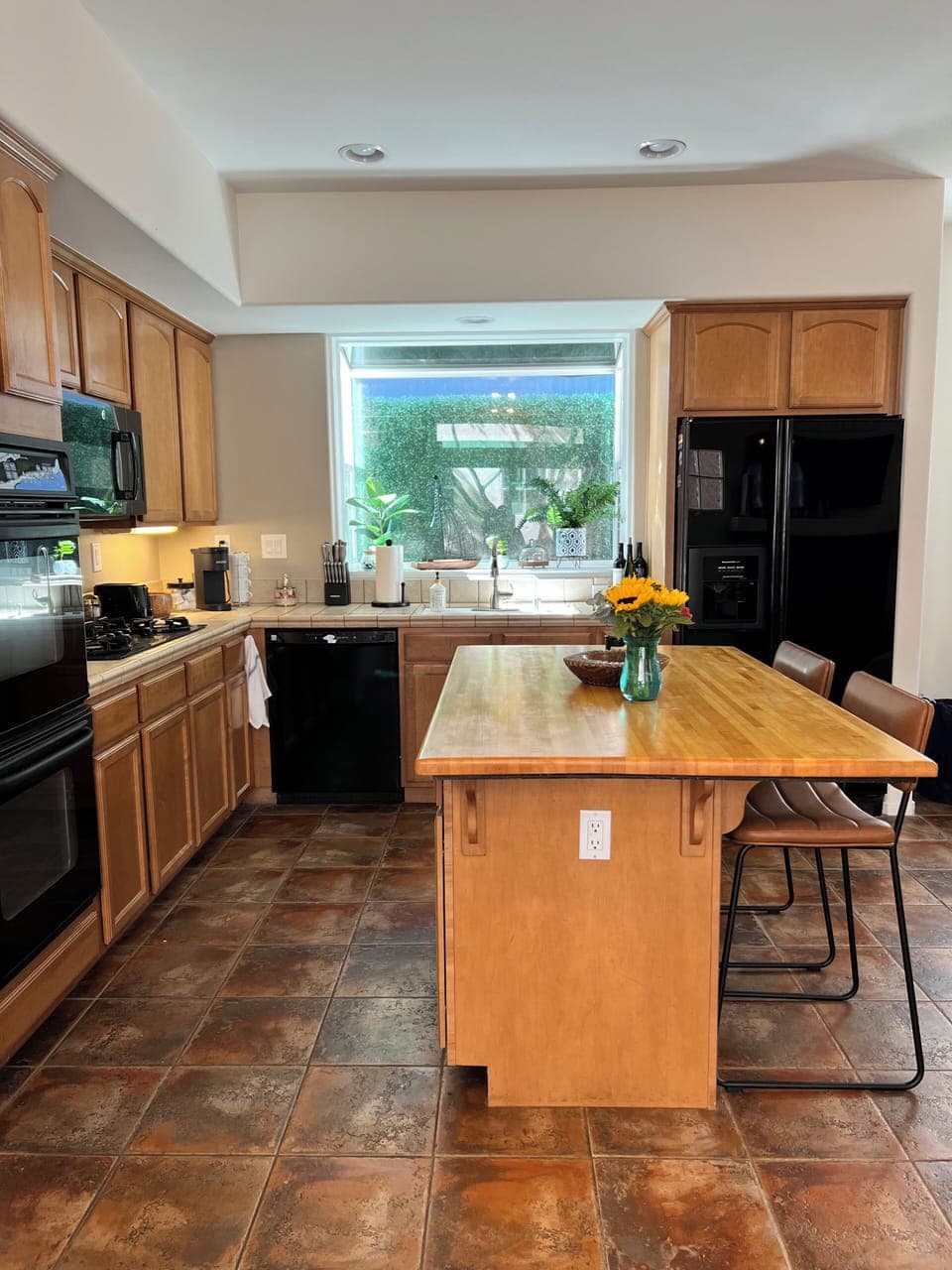 Full kitchen