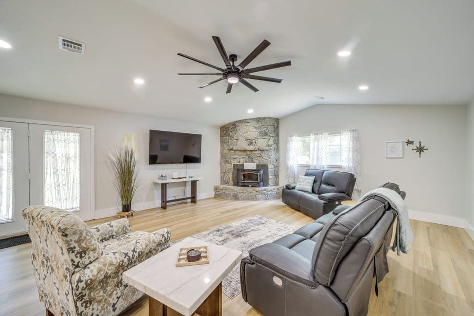 Eufaula Vacation Rental | 3BR | 2BA | 1,598 Sq Ft | 2 Steps Required