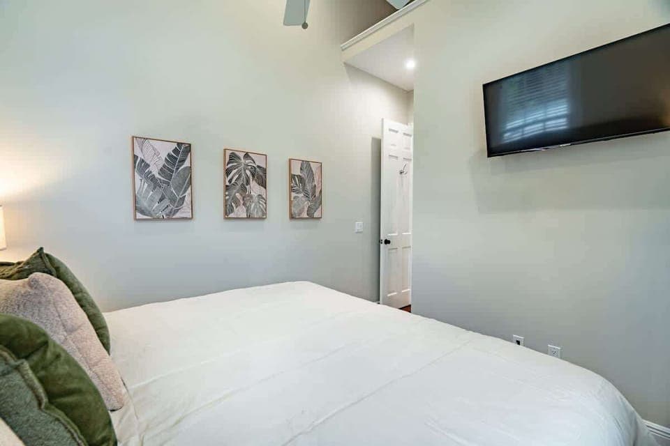 Tortugas Harbor Suite King Bedroom