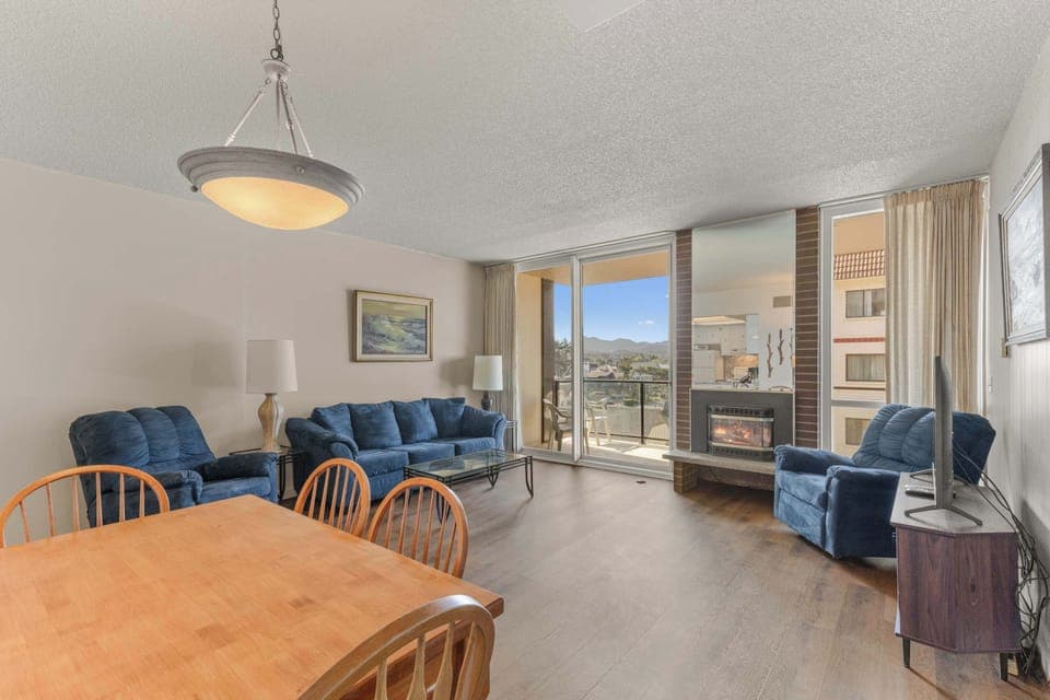 Flat screen tv for relaxing and unwinding.