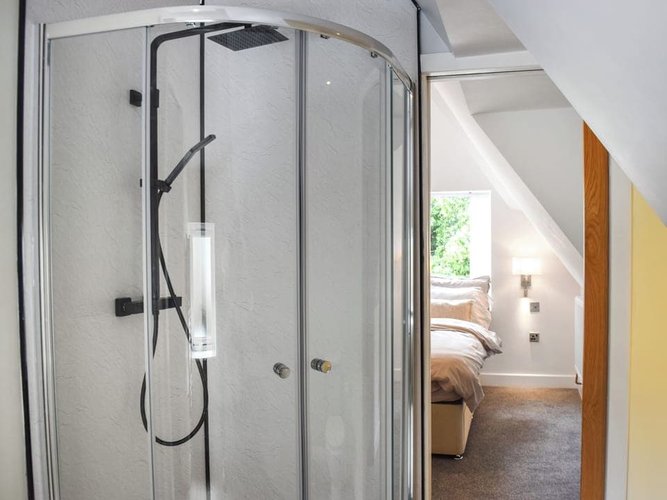 En-suite | Home Leigh, Thingwall, near Wirral