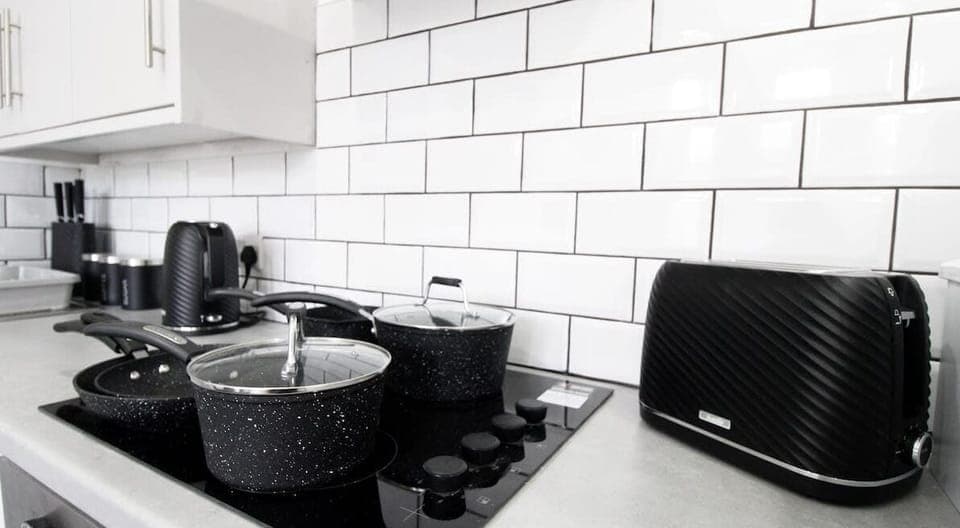 Say hello to convenient cooking for your stay with a range of utensils and crockery as well as WiFi, towels, bedding, iron, and ironing board. 