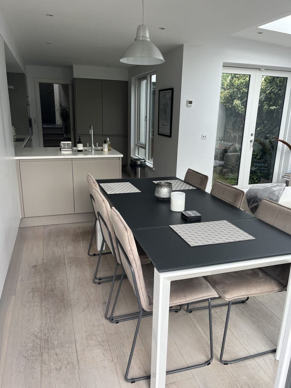 kitchen/dining/living room