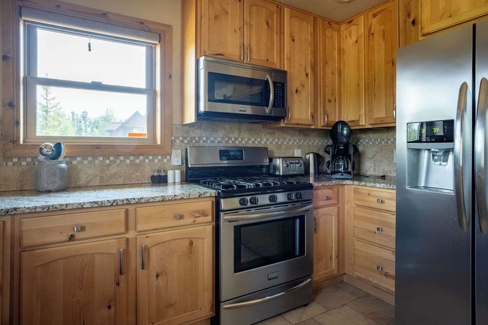 Fully stocked kitchen. 