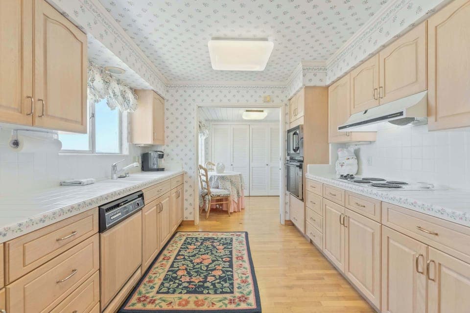 Fully equipped kitchen