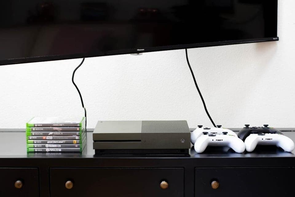 XBOX One with lots of games!