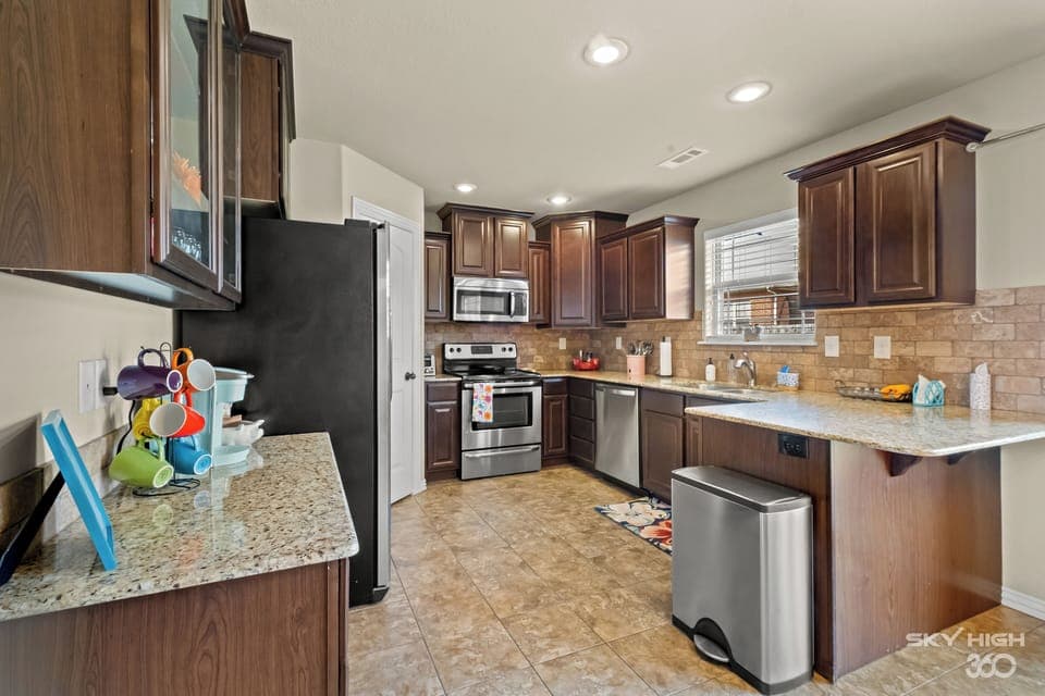 Fully stocked kitchen for all of your cooking and baking needs!