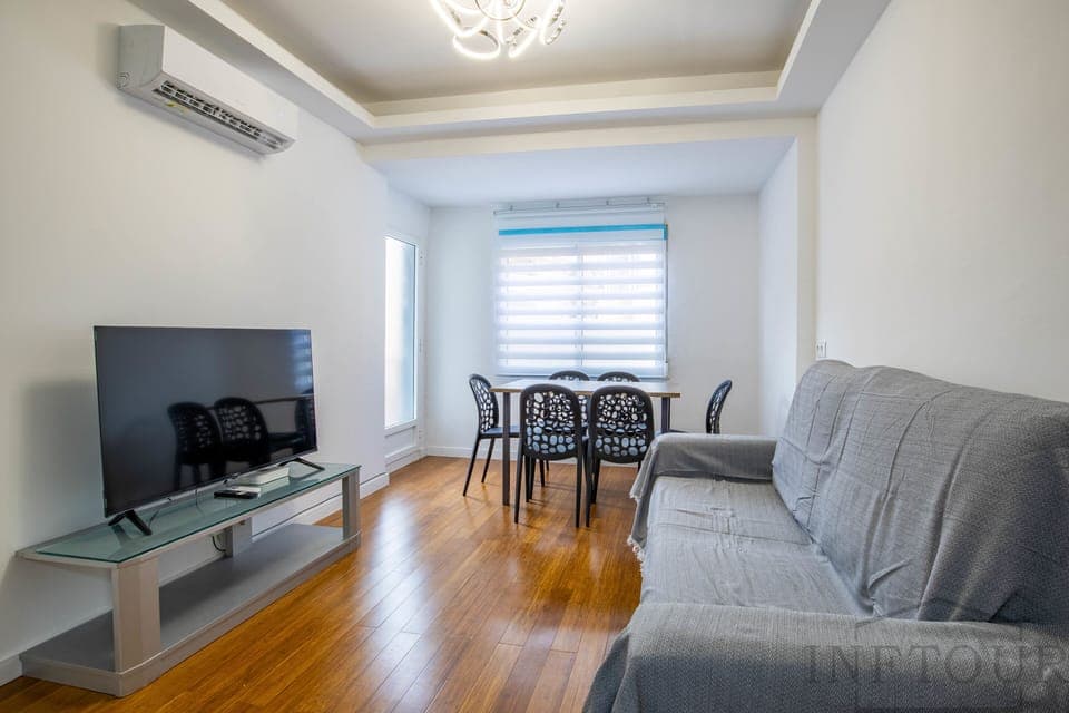 Communal lounge/ TV room,TV and multimedia,Dining area