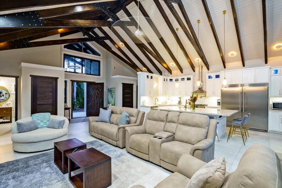 Casa de Wilson - 5 Bedroom Beachfront Villa (4258)