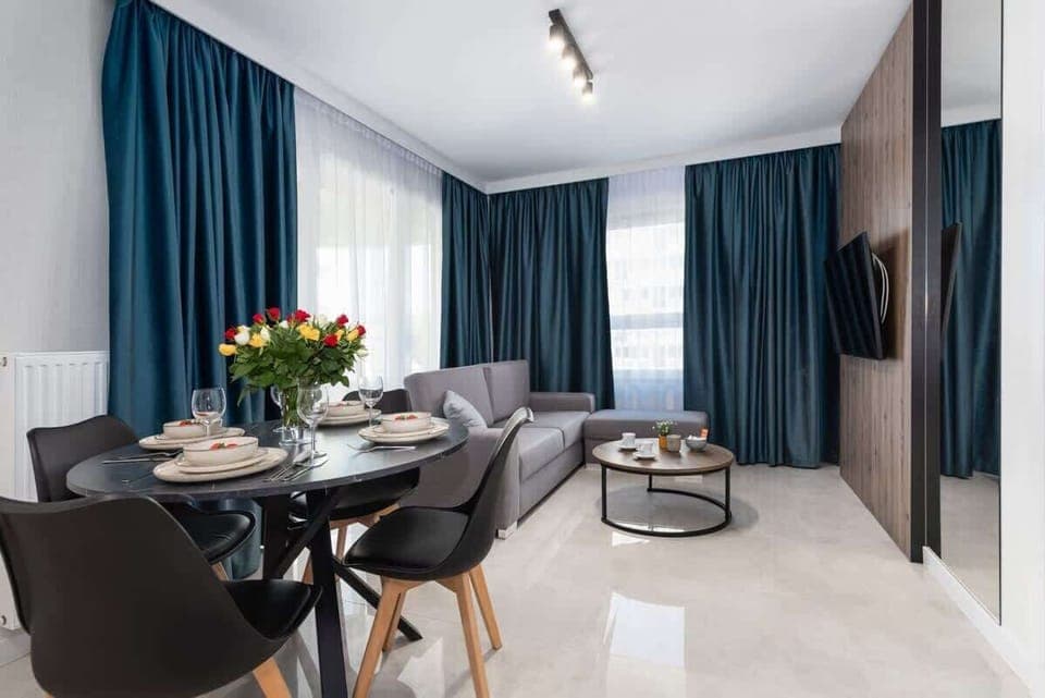 Decorative details in the apartment. 