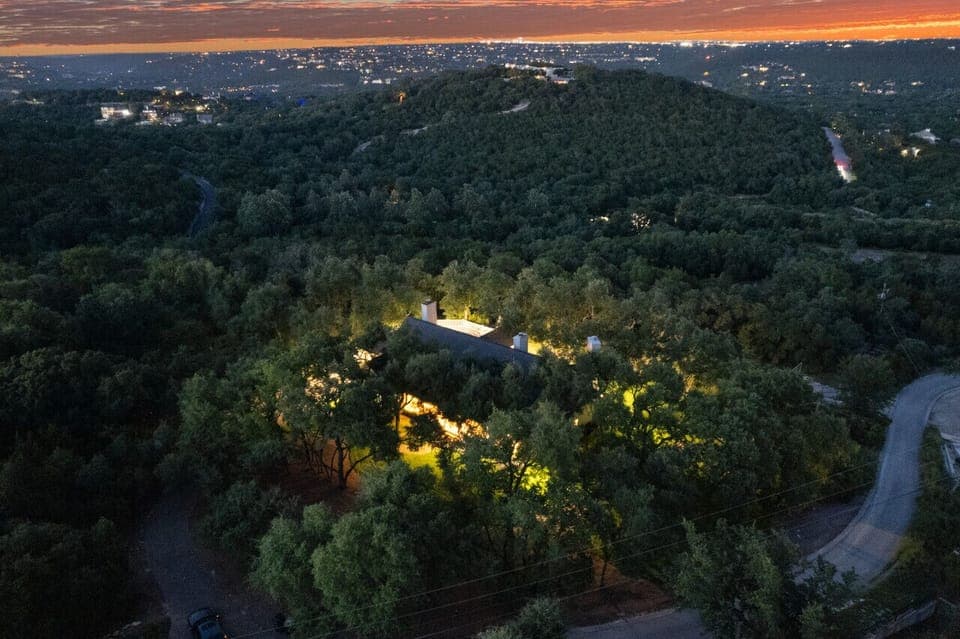 Remarkable views of nature offering a picturesque and calming retreat.