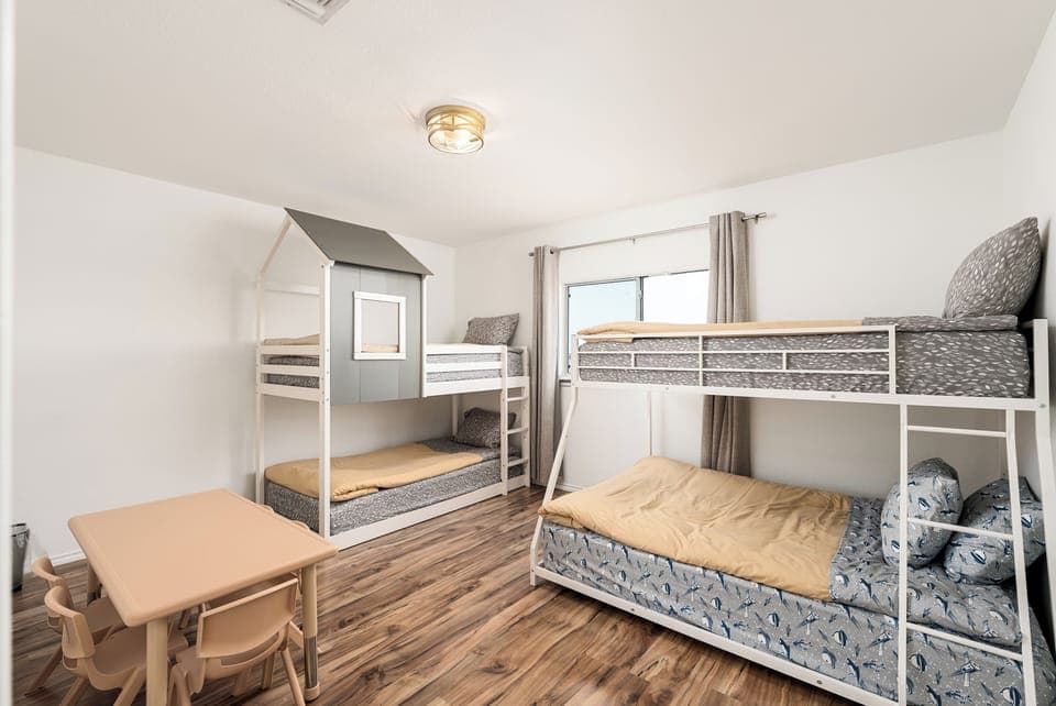 Bedroom 4: 2 Bunk beds and children's table and chairs