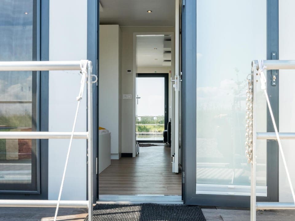 Entrance / Reception