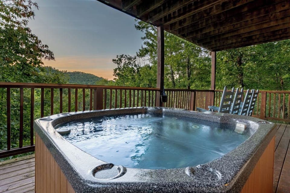 Sweet Bear Hideaway's bubbling hot tub