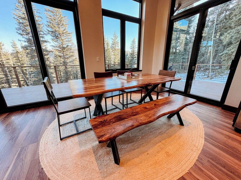 Dining area surrounded by nature