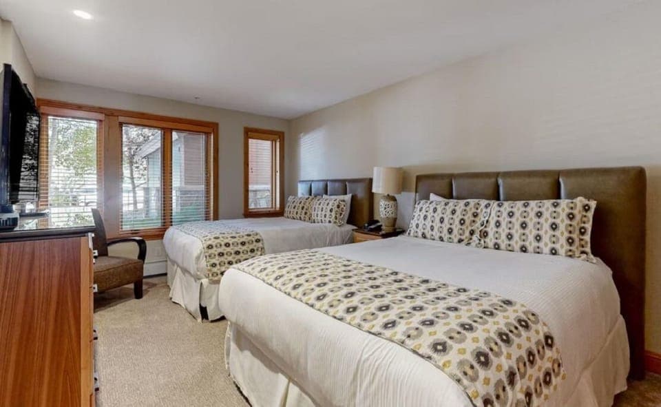 Lion Square Lodge at Lionshead Village