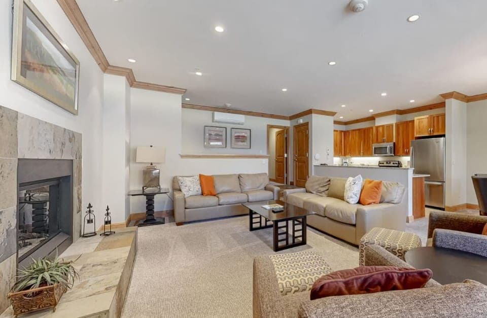 Lion Square Lodge at Lionshead Village