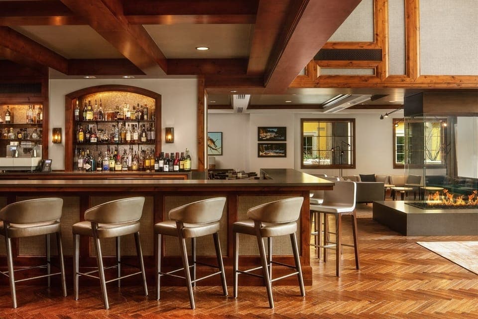 Restaurant and Bar - Vail Ritz-Carlton Residence Club